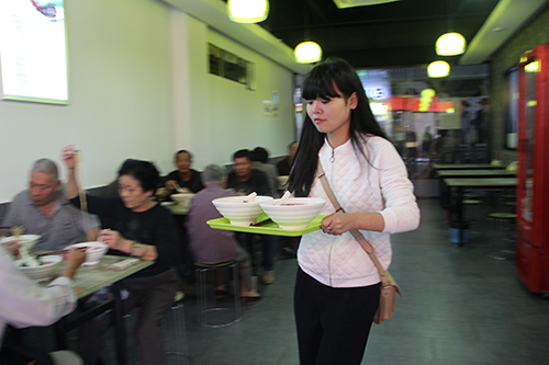 20151021重陽(yáng)節(jié)送長(zhǎng)壽面活動(dòng)5.jpg 20151021重陽(yáng)節(jié)送長(zhǎng)壽面活動(dòng)5.jpg